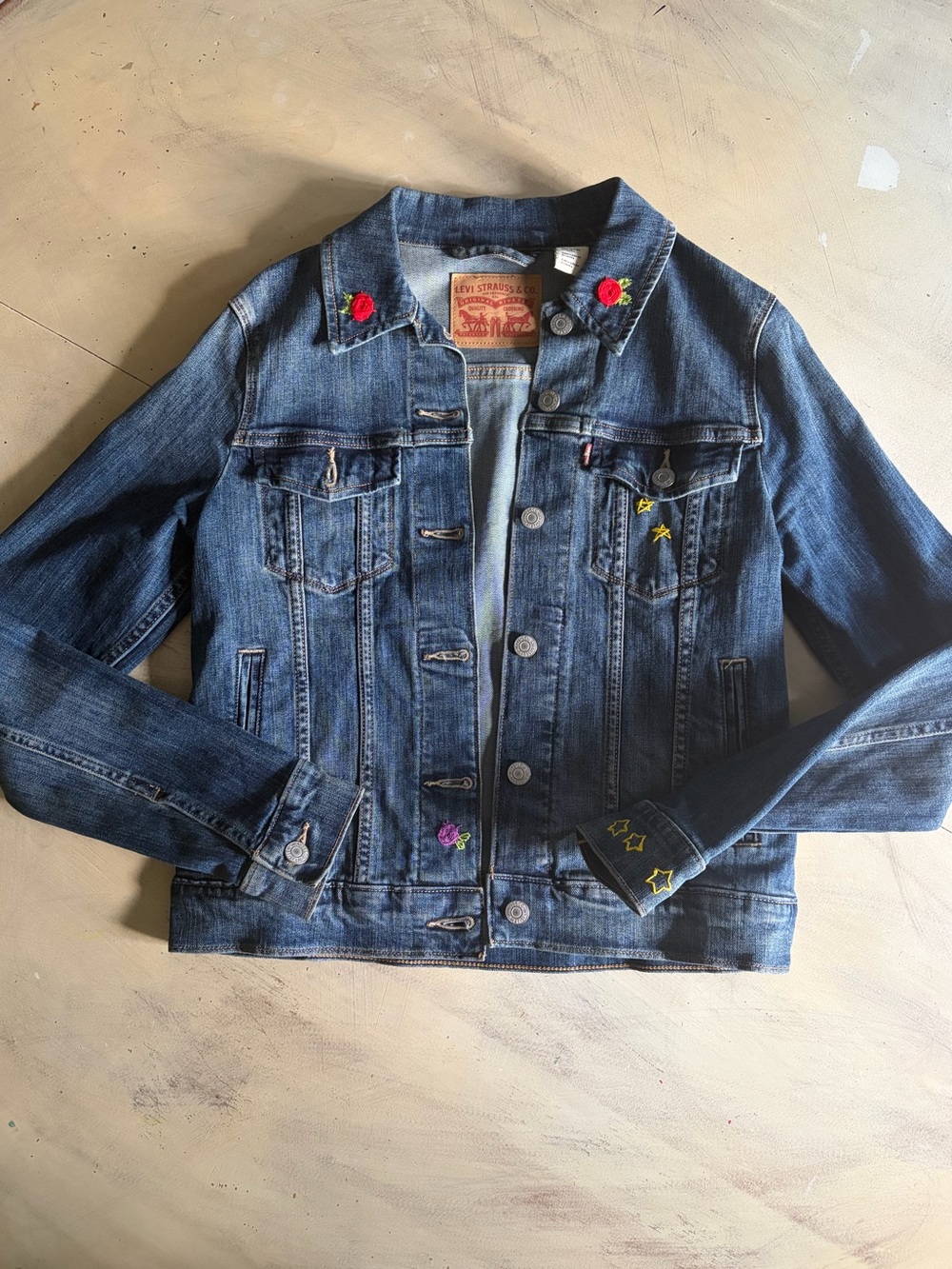 Levi’s Denim Trucker Jacket With Custom Embroidery Women’s Size Small